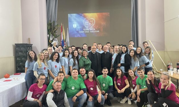 Hodočašće bjelopoljske mladeži na SHKM u Bjelovar 2022.