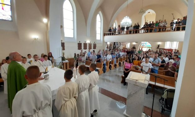 Zaziv Duha Svetoga i blagoslov učenika na početku Školske i Vjeronaučne godine 2022.