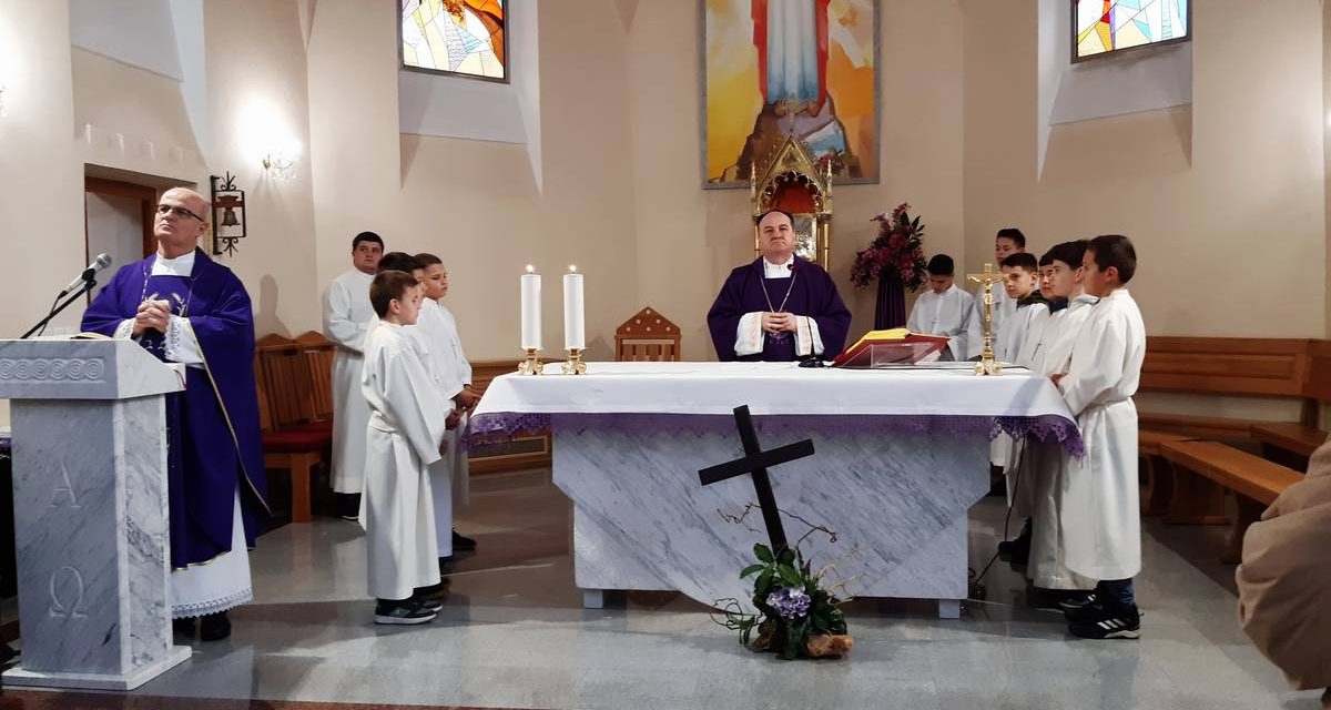 Biskup Petar u Bijelom Polju predslavio sv. Misu i održao predavanje za 42 bračna para 2023.
