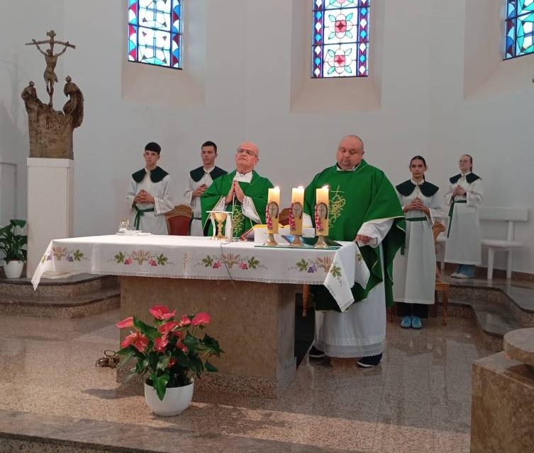 Bjelopoljski župnik sa župnim zborom „Mladi“ u posjeti župi Ledinac 2025.