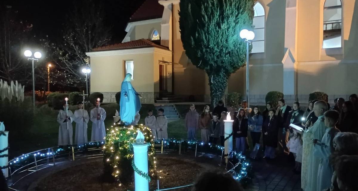 Blagoslov i paljenje Prve Adventske svijeće i Otvaranje Adventa u Bijelom Polju 2025.