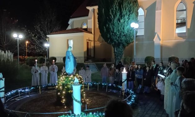 Blagoslov i paljenje Prve Adventske svijeće i Otvaranje Adventa u Bijelom Polju 2025.