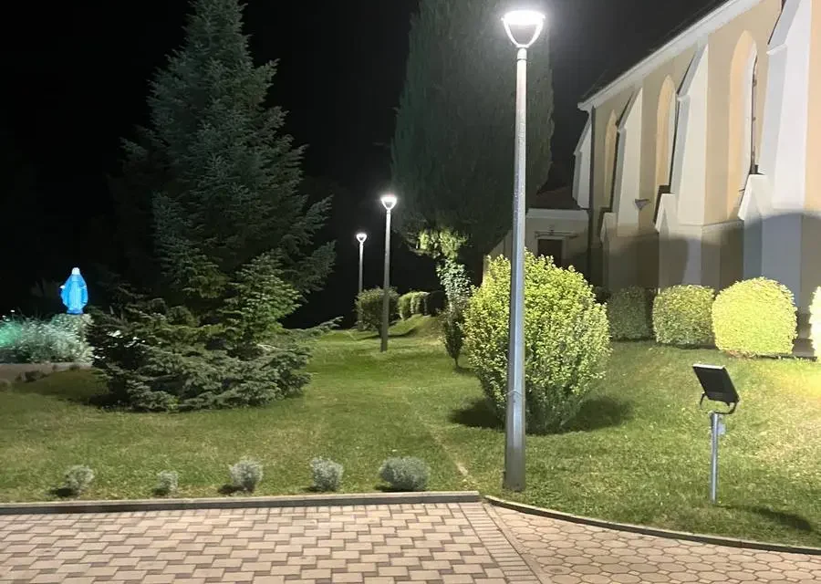 Led svjetlo oko bjelopoljske župne crkve 2026.